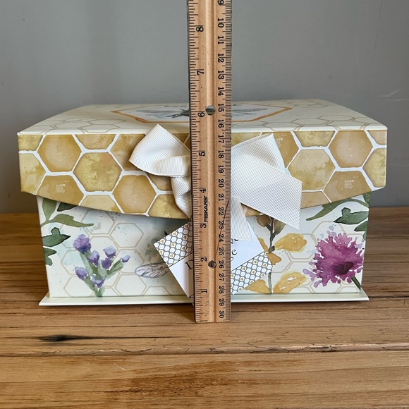 NWT medium rectangular storage box - Picture 6 of 7